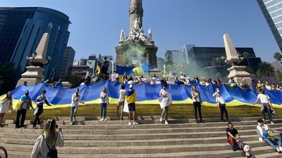 Акції підтримки та відмова від російської мови. Як Україна та світ реагують на агресію Росії