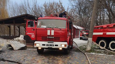На Миколаївщині горіла дерев'яна споруда на площі 500 квадратних метрів