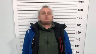 У Хмельницькому чоловік кинув гранату у двір будинку У Хмельницькому чоловік кинув гранату у двір будинку