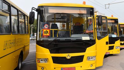 27 шкільних автобусів за 80 мільйонів гривень закуплять на Хмельниччині
