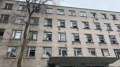Ракетна атака по Дніпру: фото з місць влучань та пошкоджень Ракетна атака по Дніпру: фото з місць влучань та пошкоджень