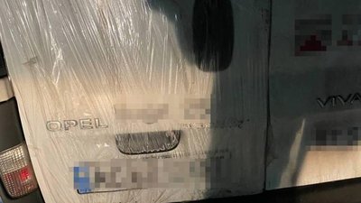 Волинські патрульні затримали бус із деревиною без документів Волинські патрульні затримали бус із деревиною без документів