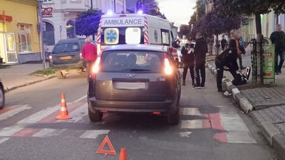 Правоохоронці оформлюють ДТП