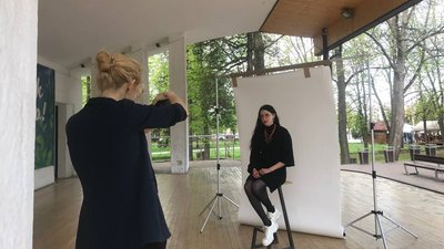 В Івано-Франківську київські фотографині проводять благодійну фотосесію на підтримку ЗСУ