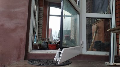 Не хвилюйся, в тебе наче вікно випало. Наслідки ракетної атаки в Крюківщині Не хвилюйся, в тебе наче вікно випало. Наслідки ракетної атаки в Крюківщині