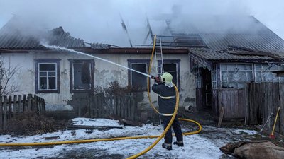 Під час ліквідації пожеж на Житомирщині виявили тіла двох жінок Під час ліквідації пожеж на Житомирщині виявили тіла двох жінок