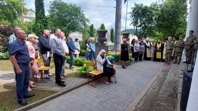 Відкрили пам’ятну дошку воїну Дмитру Батовському Відкрили пам’ятну дошку воїну Дмитру Батовському