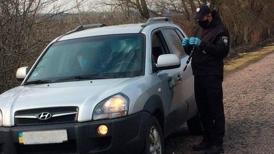 У Комарівці Борзнянського району вводять спецрежим в’їзду та виїзду через COVID-19 У Комарівці Борзнянського району вводять спецрежим в’їзду та виїзду через COVID-19