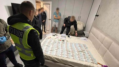 На Тернопільщині поліцейські викрили міжрегіональну мережу збуту наркотиків На Тернопільщині поліцейські викрили міжрегіональну мережу збуту наркотиків