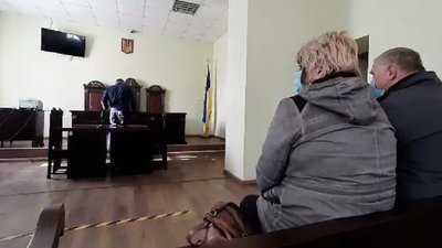 Коломийський суд виніс усне попередження пенсіонерці за поширювання чуток про вакцину від COVID-19