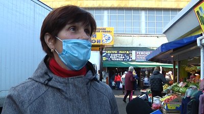 На житомирському Житньому ринку посилили карантинні обмеження На житомирському Житньому ринку посилили карантинні обмеження