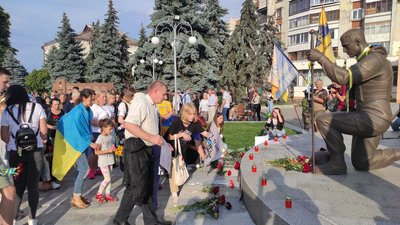 "Не мовчати — наша єдина зброя": у Черкасах відбувся мітинг через убивство полонених в Оленівці