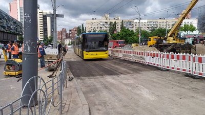 У Києві відновили рух вулицею Антоновича після прориву водогону
