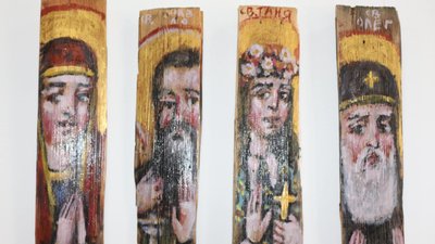 У коломийському Музеї писанки відкрили виставку картин на старовинній ґонті У коломийському Музеї писанки відкрили виставку картин на старовинній ґонті