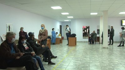 Втричі більше, ніж за попередні вихідні: у центрі вакцинації в Черкасах щепилися 314 осіб Втричі більше, ніж за попередні вихідні: у центрі вакцинації в Черкасах щепилися 314 осіб