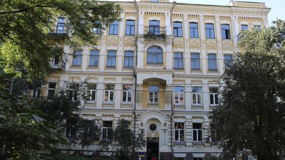 Будівля на вул. Богдана Хмельницького, 51-А у Києві