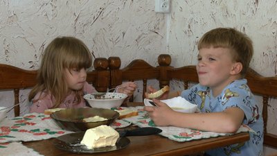 Якщо з’явиться сім’я, яка зможе всиновити прийомних дітей, подружжя Бутусіних готове "відпустити" їх Якщо з’явиться сім’я, яка зможе всиновити прийомних дітей, подружжя Бутусіних готове "відпустити" їх