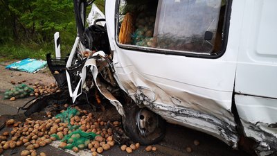 Двоє загинули та один у лікарні: деталі смертельної ДТП на Кіровоградщині Двоє загинули та один у лікарні: деталі смертельної ДТП на Кіровоградщині