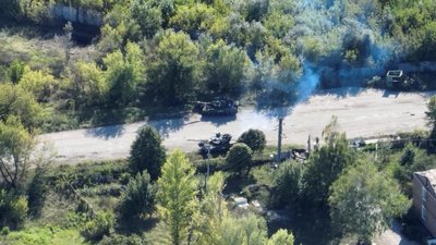 "Борітеся — поборете": історія плаката з рядками Шевченка, якого росіяни заклеїли під час окупації Балаклії "Борітеся — поборете": історія плаката з рядками Шевченка, якого росіяни заклеїли під час окупації Балаклії
