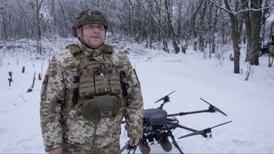 "Основна задача — знищувати ворога". Як бійці 42-ї ОМБр відбивають атаки РФ за допомогою БпЛА "Vampire" "Основна задача — знищувати ворога". Як бійці 42-ї ОМБр відбивають атаки РФ за допомогою БпЛА "Vampire"