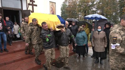 Прощання зі старшим лейтенантом Олегом Козаченком Прощання зі старшим лейтенантом Олегом Козаченком