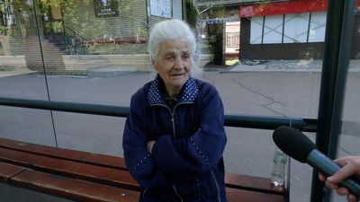 З вигуками "ура!" і пропозиціями повісити кульки: у Чернігові поїхали маршрутки З вигуками "ура!" і пропозиціями повісити кульки: у Чернігові поїхали маршрутки