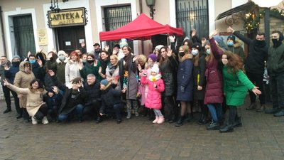 Солодощі, випічка та декоративні вироби: у Луцьку – ярмарок заради онкохворої Альбіни Ярмолюк Солодощі, випічка та декоративні вироби: у Луцьку – ярмарок заради онкохворої Альбіни Ярмолюк