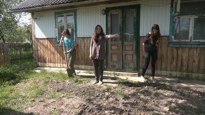 Історія Наріне. Як сім'я з шістьома дітьми втікала з Київщини на Прикарпаття Історія Наріне. Як сім'я з шістьома дітьми втікала з Київщини на Прикарпаття