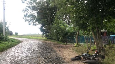 На Рівненщині мотоцикл врізався у дерево: хлопець помер у лікарні На Рівненщині мотоцикл врізався у дерево: хлопець помер у лікарні