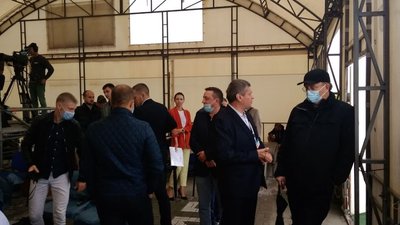 Володимир Зеленський перебуває у Сумах з робочою поїздкою Володимир Зеленський перебуває у Сумах з робочою поїздкою