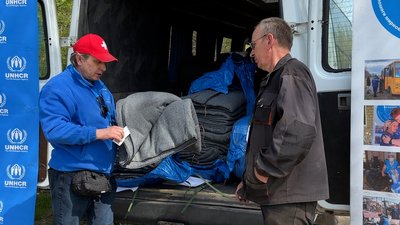 пошкоджений будинок волонтери гуманітарна місія "Пролісок" гуманітарна допомога жителі обстріл армія РФ Костянтинівка Донецька область пошкоджений будинок волонтери гуманітарна місія "Пролісок" гуманітарна допомога жителі обстріл армія РФ Костянтинівка Донецька область