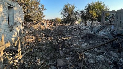 Трьох людей врятували, ще двоє загинули внаслідок ракетних ударів у Запорізькому районі — ДСНС Трьох людей врятували, ще двоє загинули внаслідок ракетних ударів у Запорізькому районі — ДСНС