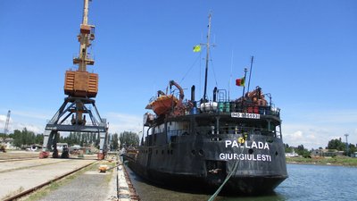 Послаблення карантину: на Херсонщині морський порт Скадовська прийняв перше судно