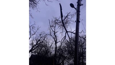 "Масштаби пошкоджень серйозні". Енергетики продовжують ліквідовувати наслідки негоди на Івано-Франківщині "Масштаби пошкоджень серйозні". Енергетики продовжують ліквідовувати наслідки негоди на Івано-Франківщині