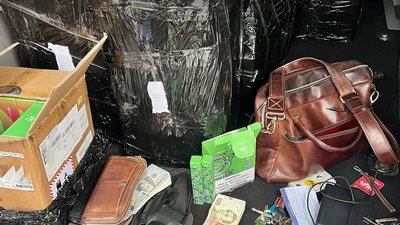 Під час обшуків — усе вилучили Під час обшуків — усе вилучили