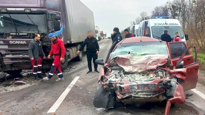 На Кіровоградщині зіштовхнулися легковик й вантажівка: є загиблі