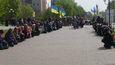 У Покрові на Дніпропетровщині попрощалися з військовим Сергієм Тихоновим У Покрові на Дніпропетровщині попрощалися з військовим Сергієм Тихоновим