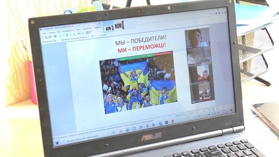 Харків’янка Олена Бондаренко евакуювалася на Полтавщину й організувала заняття з дітьми Харків’янка Олена Бондаренко евакуювалася на Полтавщину й організувала заняття з дітьми