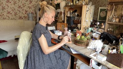 Втратила дім на Донеччині, але знову почала творити на Волині: історія мисткині Втратила дім на Донеччині, але знову почала творити на Волині: історія мисткині