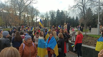 "Херсон — це Україна!": у Вінниці пройшла акція на підтримку деокупованого міста "Херсон — це Україна!": у Вінниці пройшла акція на підтримку деокупованого міста