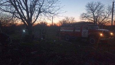 На Дніпропетровщині у багатодітної родини згорів будинок, постраждала дитина На Дніпропетровщині у багатодітної родини згорів будинок, постраждала дитина