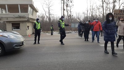 У Високому на Харківщині протестують проти підвищення тарифів У Високому на Харківщині протестують проти підвищення тарифів
