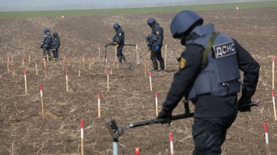 На Донеччині майже 3 роки ліквідовують склад боєприпасів часів Другої світової. ФОТО