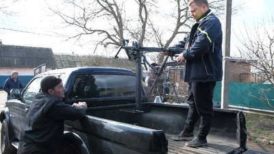 Вінничанин виготовляє станини під великокаліберні кулемети Вінничанин виготовляє станини під великокаліберні кулемети