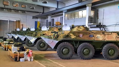 "За стандартами НАТО". Укроборонпром передав армії оновлені БТР-80
