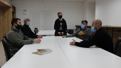 Про ветеранів-підприємців: у Вінниці презентували документальний серіал "Крутий Заміс" Про ветеранів-підприємців: у Вінниці презентували документальний серіал "Крутий Заміс"