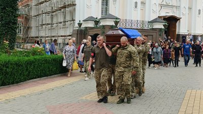 Прощання з загиблим військовим Михайлом Кузьмою — Суспільне Луцьк