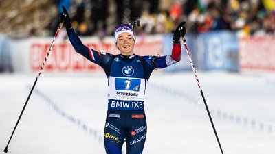 Лу Жанмонно, біатлоністка збірної Франції в олімпійському сезоні Кубка світу 2025/26