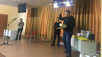 У Сумах волонтерів "Добробату" відзначили подяками та подарунками У Сумах волонтерів "Добробату" відзначили подяками та подарунками
