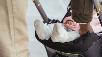 На Одещині чоловік вкрав у переселенки дитячий візок, який вона отримала від волонтерів